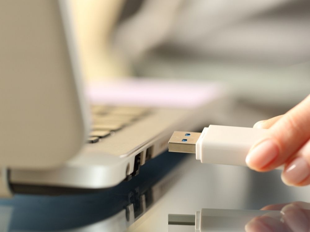 Let's Get acquainted with this Unique and Practical Multifunction Flash Drive!