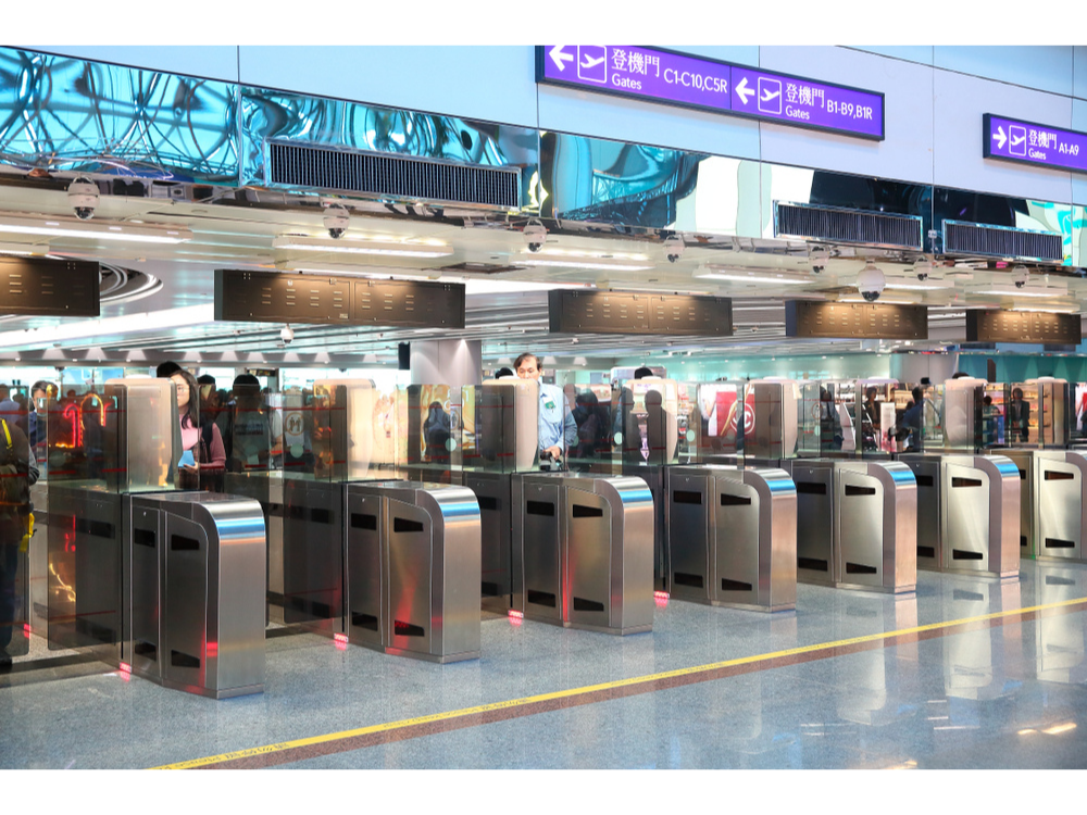  This Awesome Automatic Gate Can Recognize You through a Face Screening!