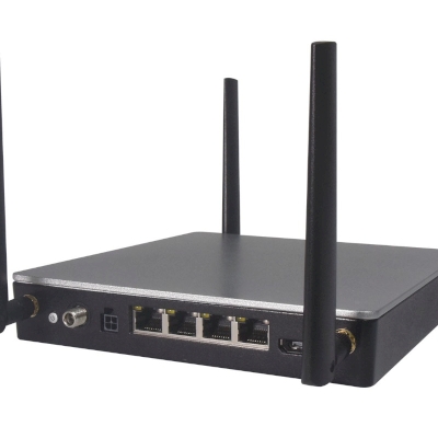 LANNER Portable Multi-band 5G Router for Mobile Healthcare NCA-1040